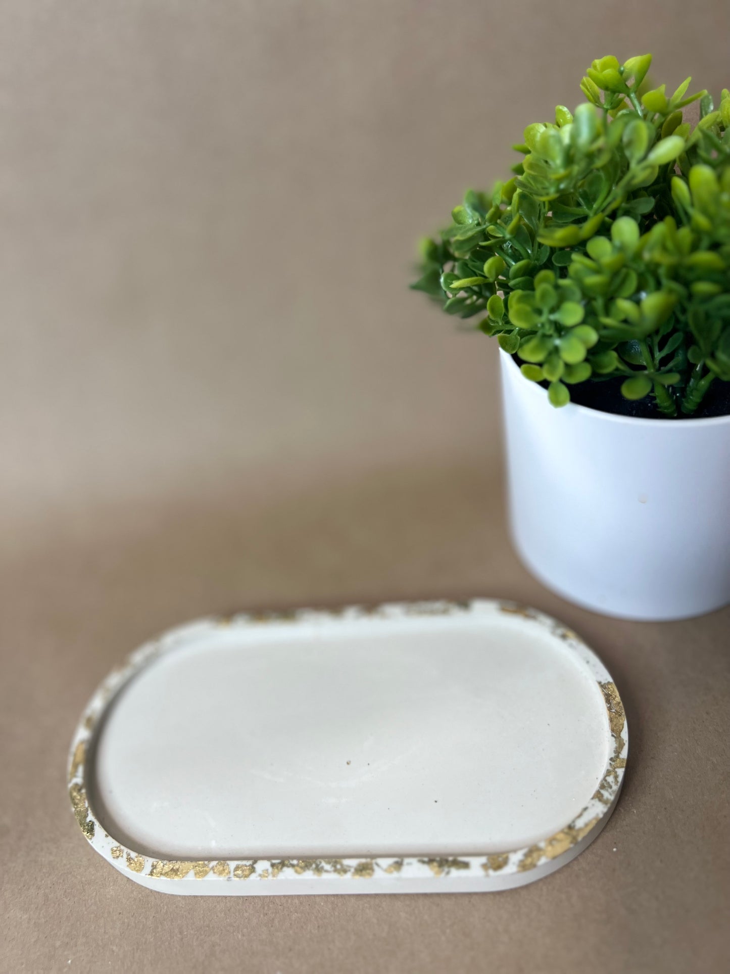 Oval tray